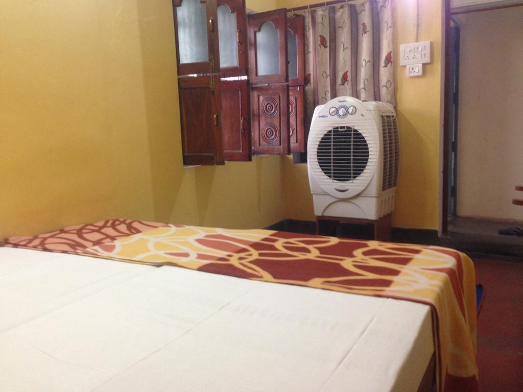 Paradise Inn Guest House Varanasi Bilik gambar