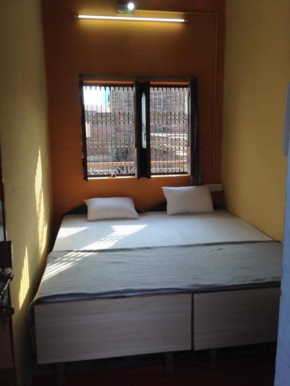 Paradise Inn Guest House Varanasi Bilik gambar
