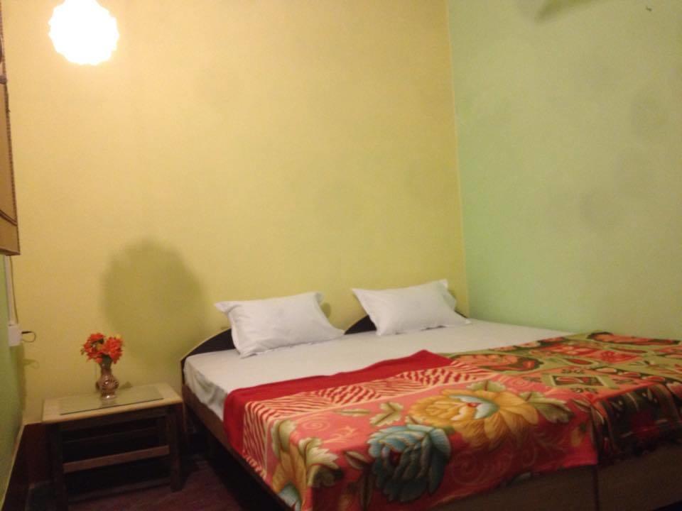 Paradise Inn Guest House Varanasi Bilik gambar