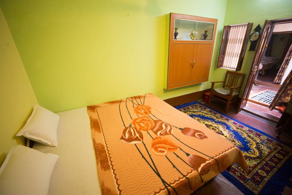 Paradise Inn Guest House Varanasi Bilik gambar