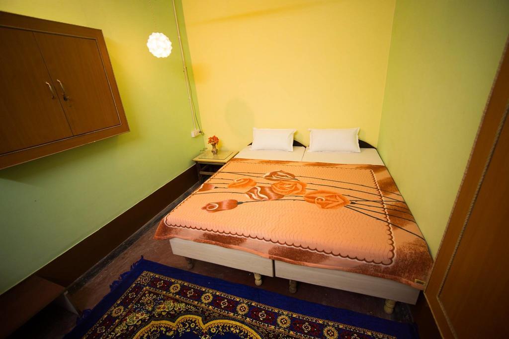 Paradise Inn Guest House Varanasi Bilik gambar